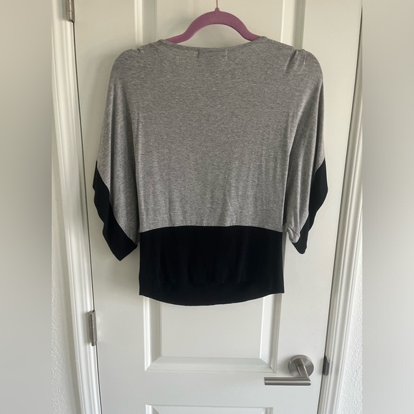WD•NY Black & Gray Kimono Style Crop Top - Large - Picture 2 of 3